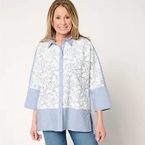 LOGO Lavish by Lori Goldstein Eyelet
Front Poolin Shirt size: L
